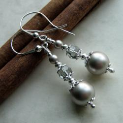 kobiece kolczyki z perelek - Kolczyki - Biżuteria