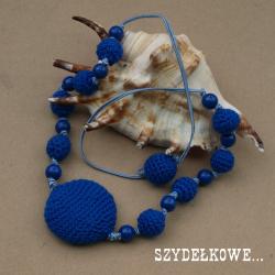 szydełkowe korale,duże,niebieskie - Naszyjniki - Biżuteria