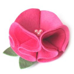 broszka filcowa,kwiat,różowy - Broszki - Biżuteria